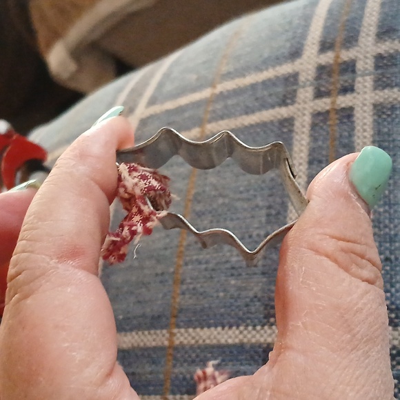 HOLIDAY BUNDLE Mini cookie cutters, star and Noel red truck w/tree votive holder - Picture 9 of 9